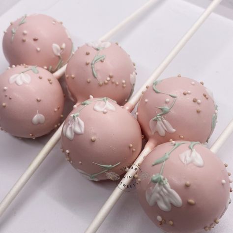 Floral Cake Pops Pretty Flowers, Pastel Cake Pops Ideas, Flower Theme Cake Pops, Cottage Core Cake Pops, Fairy Birthday Snacks, Fairy Theme Cake Pops, Cake Pops Flowers, Baby In Bloom Treat Table, Girly Cake Pops