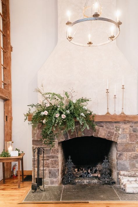 Inn At Barley Sheaf Wedding, Wedding Fireplace Decorations, Mantle Greenery, Wedding Mantle, Wedding Fireplace, Early Spring Wedding, November Wedding, Wedding Vision, Snowy Winter