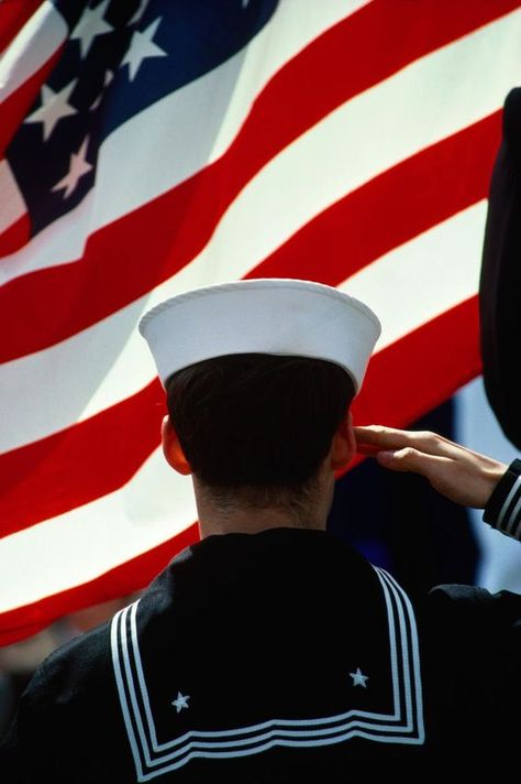 US Navy sailor saluting US flag Navy Basic Training, Navy Families, Joining The Navy, Go Navy, Navy Life, Navy Boots, Military Mom, Navy Wife, Navy Sailor