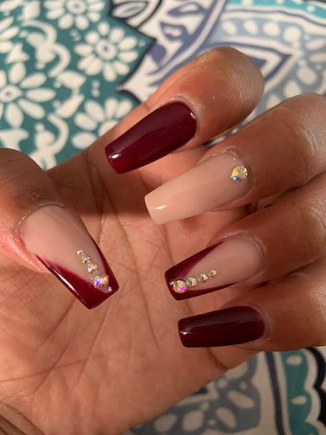 White Nails With Burgundy Design, Maroon Acrylic Nails Ideas, Prom Maroon Nails, Quince Nails Burgundy And Gold, Maroon Bridesmaid Nails, Wine Red Nails With Rhinestones, Burgundy Nails Medium Length, Prom Nails Burgundy Dress, Dark Red Nails For Prom