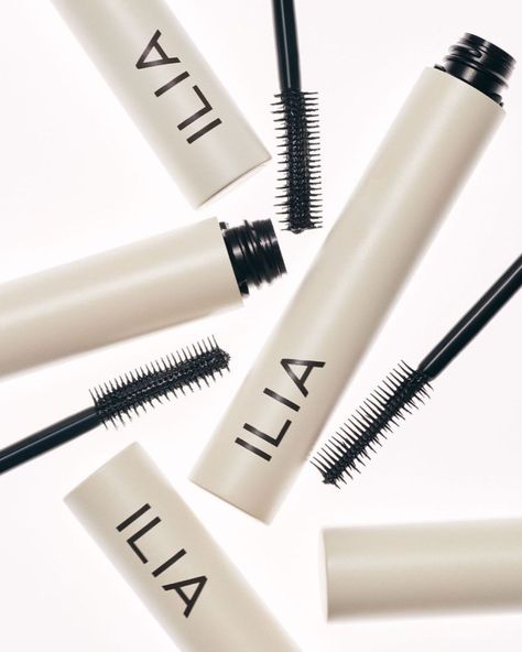 Finding a good mascara that you can rely on is no easy task, but the Ilia Limitless Lash mascara certainly lives up to the hype. | ilia limitless lash lengthening mascara | ilia beauty limitless lash mascara | ilia limitless lash lengthening clean mascara | best lengthening mascara | best lash lengthening mascara Good Mascara, Mascara Best, Best Lengthening Mascara, Clean Mascara, Ilia Beauty, Cosmetic Creative, Beauty Video Ideas, Mascara Review, Notes App