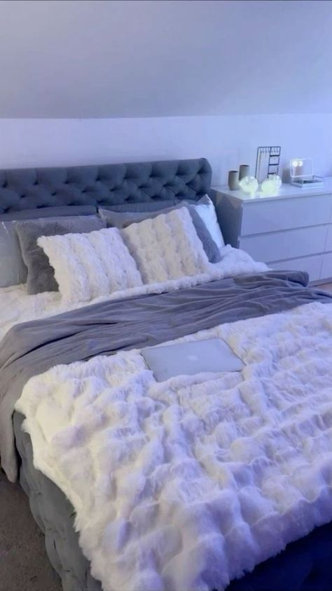 Cutecore Room, Room Organization Bedroom, White Room Decor, Luxury Room Bedroom, Classy Bedroom, Dream Apartment Decor, Room Redesign, Redecorate Bedroom, Cozy Room Decor