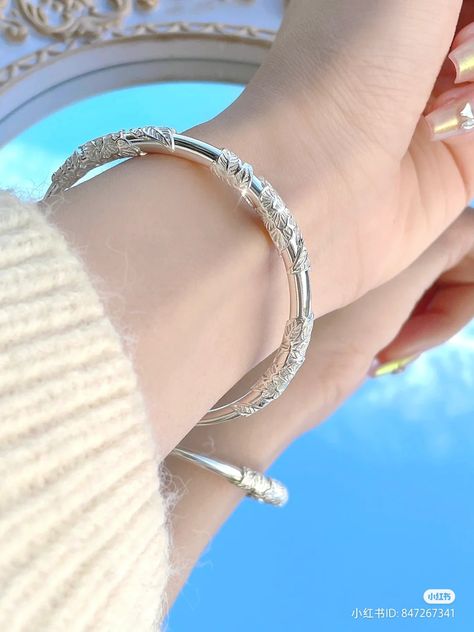 Kadli Bangles Design Silver, Chandi Bracelet For Women, Chandi Kada Design For Women, Silver Bangles Design, Silver Kada, Trendy Silver Jewelry, Silver Anklets Designs, Silver Bracelet Designs, Ethereal Jewelry