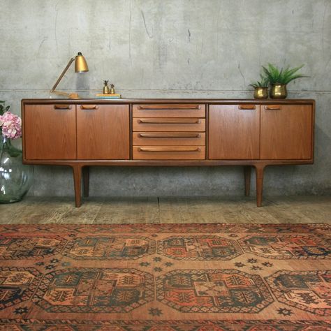 vintage_teak_john_herbert_younger_mid_century_sideboard Midcentury Modern Sideboard Buffet, Mcm Sideboard, 60s Sideboard, Mid Century Vintage Furniture, Brass Sideboard, Modern Sideboard Buffet, Mid Century Modern Sideboard, Dream Dining Room, Vintage Mid Century Furniture