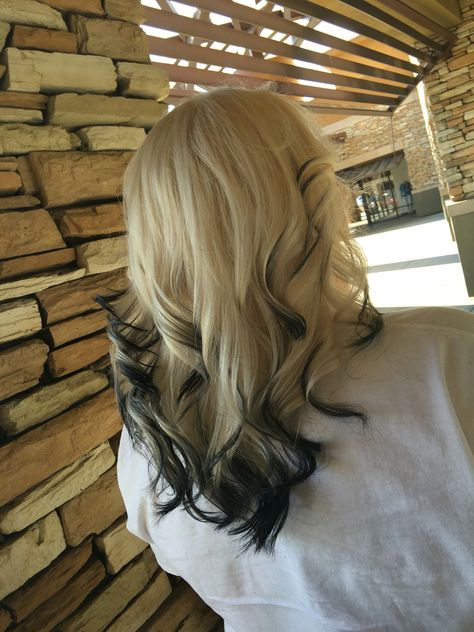 Black Tip Blonde Hair, Blonde Hair With Black Tips Dip Dye, Blond To Black Ombre, Dip Bleach Hair, Black Tips On Blonde Hair, Blonde To Black Hair Ombre, Blonde Black Ombre, Platinum With Black Tips, Platinum Blonde Hair With Black Tips