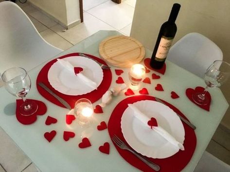 Romantic Dinner Tables, Romantic Dinner Decoration, Romantic Valentines Day Ideas, Romantic Room Decoration, Valentines Party Decor, Romantic Date Night Ideas, Diy Valentine's Day Decorations, Romantic Date Night, Valentine Dinner