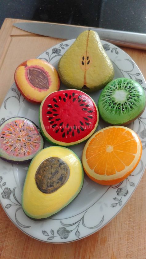 Lemon Rock Painting, Painted Rocks Fruit, Rock Painting Fruit, Rock Painting Ideas Food, Rock Painting Food, Food Rock Painting Ideas, Rocks Painted Like Food, Food Painted Rocks, Summer Rock Painting Ideas