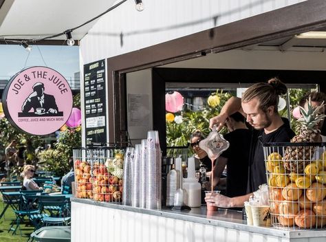 Juice Bar Interior, Joe The Juice, Juice Stand, Juice Bar Design, Joe And The Juice, Smoothie Shop, Resep Smoothie, Bubble Waffle, Smoothie Bar