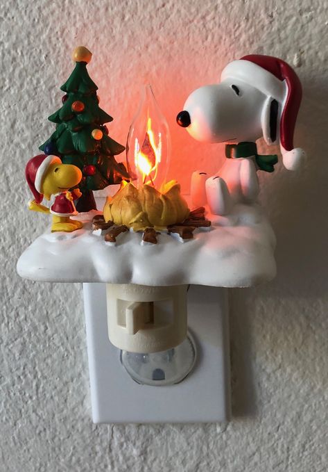 Fimo, Snoopy Home Decor, Snoopy Room Decor, Campfire Christmas, Snoopy Light, Snoopy Nursery, Snoopy Christmas Decorations, Snoopy Decor, Snoopy Decorations