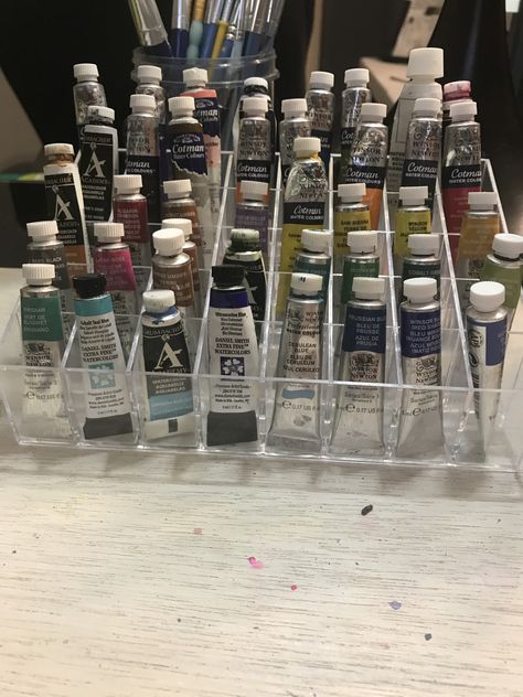 Paint Tube Aesthetic, Oil Paint Tubes Storage, Watercolor Tube Storage, Oil Paint Organization, Oil Paint Storage, Paint Tube Organization, Watercolor Organization, Acrylic Paint Holder, Paint Tube Storage