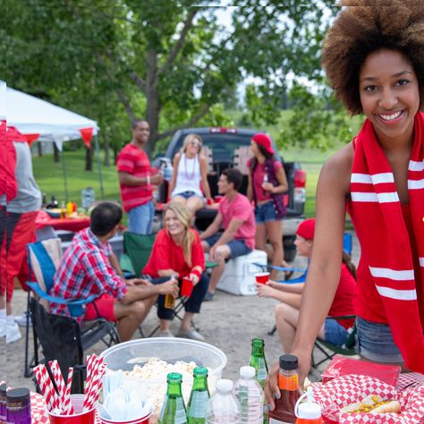 How to Tailgate Like a Pro & Serve Up a Winning Feast - Reviews by Kathy Toppings Bar, Tailgate Games, Veggie Skewers, Pork Sliders, Chicken Dips, Snack Table, Buffalo Chicken Dip, Bbq Pulled Pork, School Survival