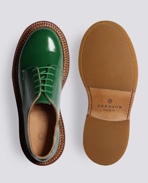 RESTOCK of Devon in green gloss leather. Made entirely in the Grenson Factory in Northamptonshire.    #grenson #womensshoes #brogues #boots #loafers #womenswear #womensstyle #womensfashion #grensonshoes #triplewelt #madeinengland #benchmade Grenson Shoes, Gentleman Shoes, Men Stylish Dress, Brogue Shoes, Unique Shoes, Sneakers Men Fashion, Mens Green, Stylish Shoes, Buy Shoes