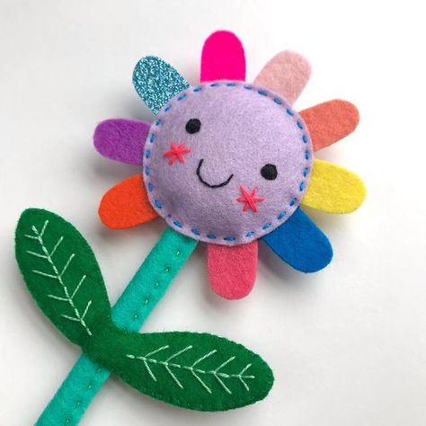 Teresa 🌈 Shirley Rainbow on Instagram: "Happy Friday from a Happy Flower! 💜💙💚💛🧡❤️ #ShirleyRainbow #ShirleyRainbowHappyFlower #FolksySeller #FolksyEastMidlands" Shirley Rainbow, Flower In A Vase, Happy Rainbow, Lavender Bags, Rainbow Shop, Happy Flowers, Gift For A Friend, Felt Flower, Slow Stitching