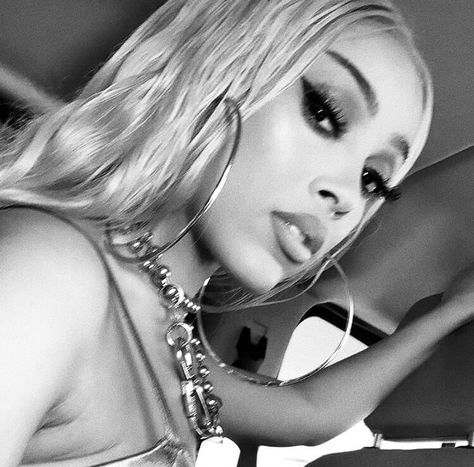 Doja Cat Icon, Doja Cat Aesthetic, Rapper Aesthetic, Makeup Hairstyles, Cat Icon, Female Rappers, Celebrity Beauty, American Rappers, Cat Aesthetic