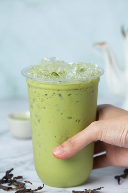 Thai Milk Tea, Ceremonial Matcha, Green Tea Recipes, Iced Green Tea, Matcha Set, Whipped Cream Frosting, Green Tea Benefits, Thai Tea, Iced Matcha