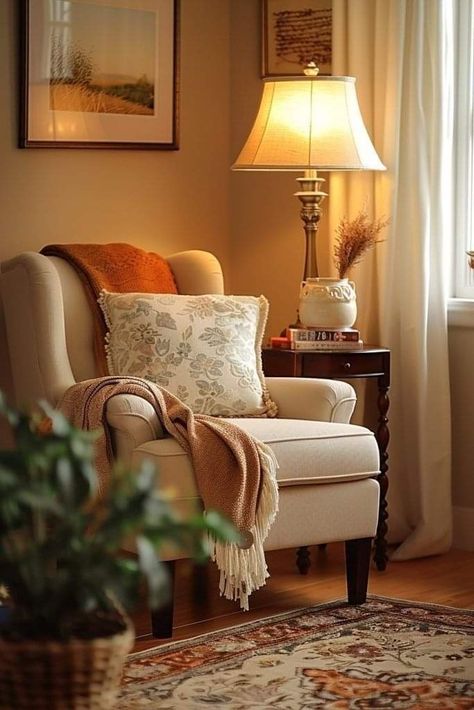 Lighting Living Room Ideas, Cozy Lighting Living Room, Cozy Lighting Ideas, Warm Living Room, Lighting Living Room, Cozy Lighting, Bangs Straight, Framing Layers, Casa Vintage