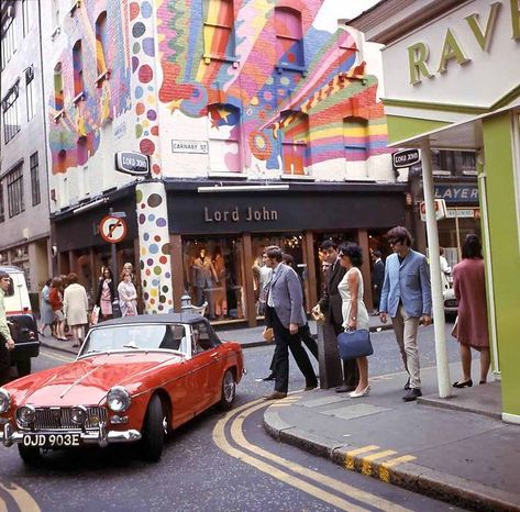 The original 1960s Tumblr blog. Curated by Nesa Wake 1960s London, Lord John, Swinging 60s, Swinging London, Carnaby Street, London History, Swinging Sixties, Soho London, London Calling