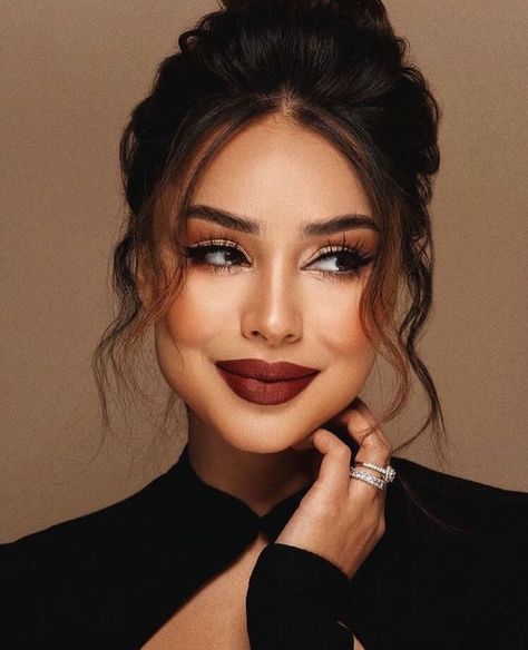 Red Lipstick Looks, Lipstick Dark Red, Glam Makeup Look, Makijaż Smokey Eye, Braut Make-up, Elegant Makeup, Dress Makeup, Glam Makeup, Makeup For Brown Eyes