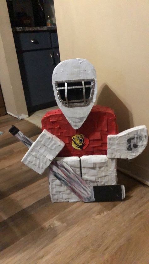 Hockey Party Decorations Diy, Hockey Bday Party Ideas, Hockey Pinata, Nhl Birthday Party Ideas, Hockey Birthday Party Decorations, Hockey Birthday Party Ideas, Surprise Hockey, Hockey Party Decorations, Hockey Banquet