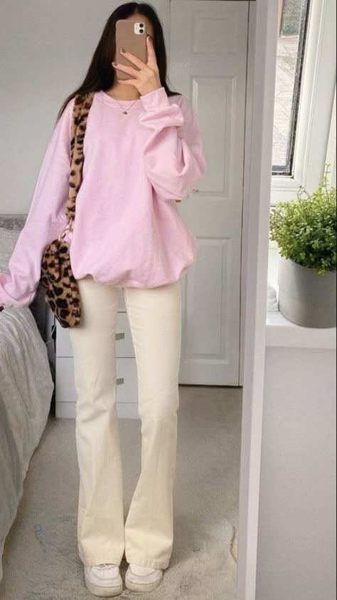 Beige Outfit, Pink Pilates Princess, Pink Pilates, Pilates Princess, Pink Outfits, Feminine Outfit, Girly Outfits, Casual Style Outfits, Teen Fashion Outfits