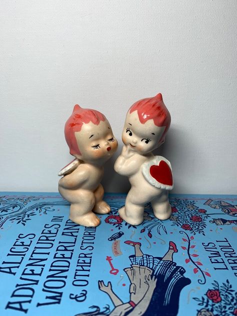 Kitsch Aesthetic, Ceramic Lady Heads, Kitsch Decor, Art Toys Design, Valentine Cupid, Antique Aesthetic, Porcelain Animal, Grunge Room, Retro Valentines