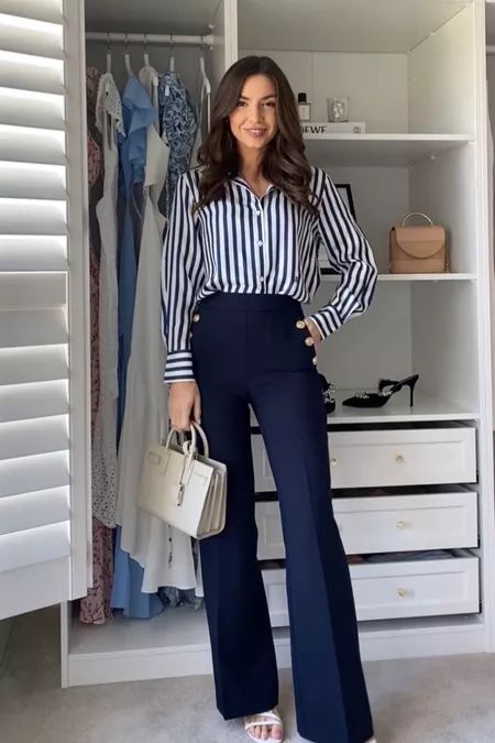 Closet Full Of Clothes, Casual Work Outfits Women, Fashionable Work Outfit, Professional Outfits Women, Business Outfits Women, Stylish Work Attire, Corporate Outfits, Business Casual Outfits For Work, Mode Casual