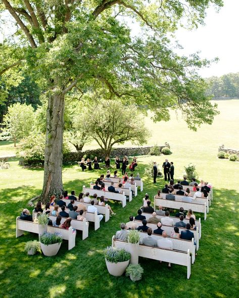 Church Pew Wedding, Wedding Pews, Church Pews, Wedding Extras, Church Pew, Wedding Set Up, Outside Wedding, Wedding Chairs, Outdoor Wedding Ceremony