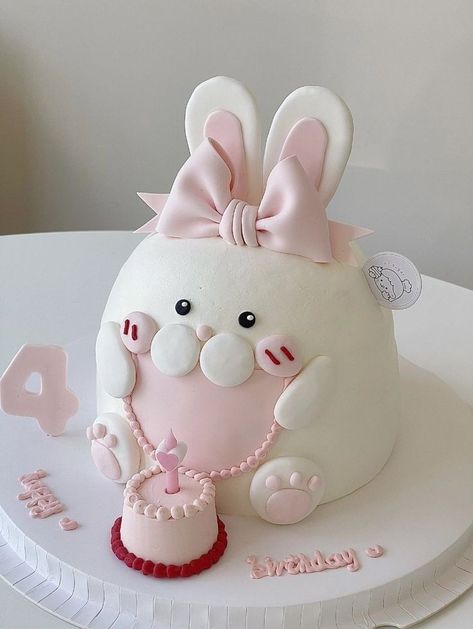 Birthday Cake Korean, Cute Cat Cake, Cake For Kids Birthday, Carving Cake Recipe, Cake Rabbit, Kue Fondant, Cake For Kids, Kids Birthday Cake, Pig Birthday Cakes