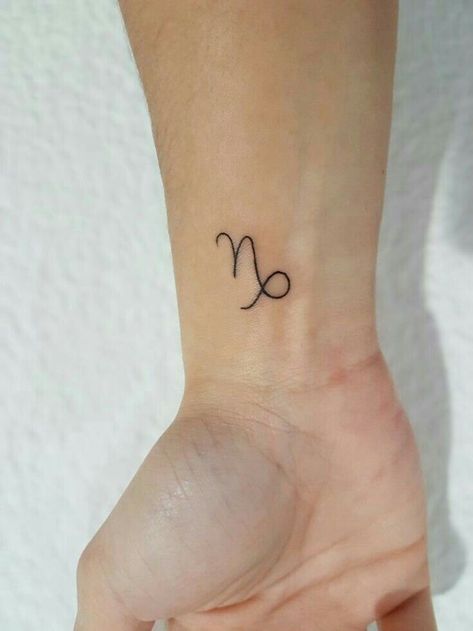 Tattoo Capricornio ♑ Capricorn Tattoo Ideas, Delicate Tattoos For Women, Petit Tattoo, Capricorn Tattoo, Zodiac Tattoos, Delicate Tattoo, Dope Tattoos For Women, Cute Tattoos For Women, Discreet Tattoos