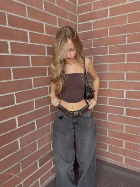 Dressy Baggy Jeans Outfit, Brown Belt Outfit Jeans, Cheap Fitted Y2k Style Tube Top, Bando Top Outfits, Empire Jeans Outfit, How To Make Tube Top Out Of Tank Top, Baggy Jean Going Out Outfit, Baggy Pants Tiny Top Outfit, Baggy Pants Tank Top Outfit