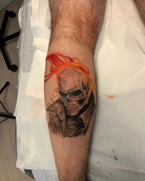 Badass tat Twisted Metal Tattoo Designs, Ghost Rider Tattoo Ideas, Ghost Rider Tattoo Design, Realistic Fire Tattoo, Fantasma Tattoo, Matrix Tattoo, Rider Tattoo, Ghost Rider Tattoo, Hero Tattoo