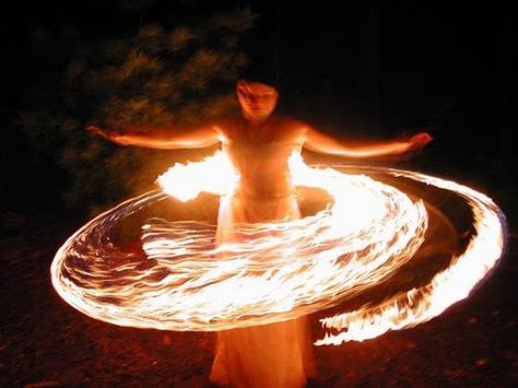 Fire Spinning, Magia Elemental, Breathing Fire, Fire Dancer, The Ancient Magus Bride, Magic Powers, Magic Aesthetic, Fire Nation, Fire Powers