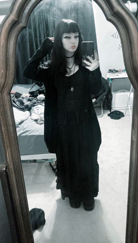 Black Baggy Long Skirt, Gothic Cardigan Outfit, Gothic Outfit Ideas Plus Size, Hunted House Outfits, Goth Hoco Outfit, Goth Outfits Comfy, Casual Goth Outfits Midsize, Cardigan Goth Outfit, Long Skirt Outfits Alternative