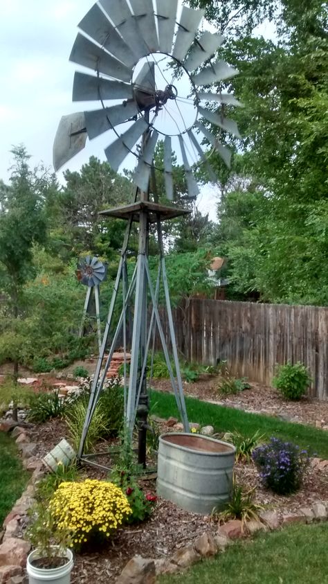 Yard Windmill Garden Art, Wind Mills Yard Garden Windmill, Windmill Landscaping Ideas, Yard Windmill Ideas, Windmill Yard Decor Outdoor, Windmill Garden Ideas, Backyard Windmill, Yard Windmill, Front Yard Planters