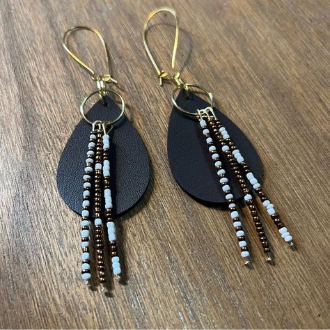 Handmade Bohemian Leather Beaded Earrings Gold Tone Brand New Diy Earrings Dangle, Leather Beaded Necklace, Rodeo Jewelry, Earrings Handmade Boho, Unique Dangle Earrings, Leather Jewelry Making, Handmade Leather Jewelry, Diy Leather Earrings, Hammered Jewelry