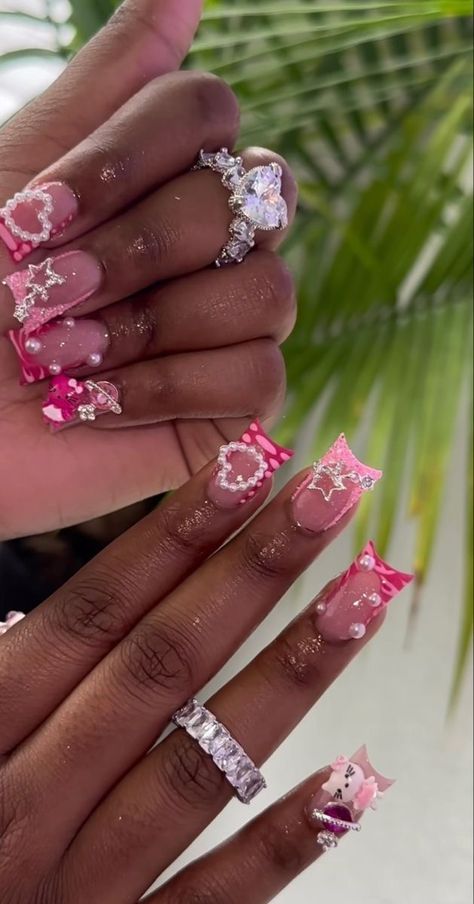 Short Nails With Charms, Nails With Charms, Junk Nails, Girly Acrylic, Duck Nails, Colored Acrylic Nails, Girly Acrylic Nails, French Tip Acrylic Nails, School Nails