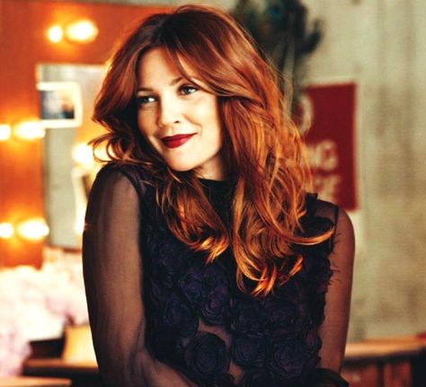 Drew Barrymore...oh to be a redhead temporarily... Dark Maroon Hair, Drew Barrymore Hair, Dark Auburn Hair Color, Dark Auburn Hair, Maroon Hair, Red Blonde Hair, Copper Hair Color, Hair Color Auburn, Olivia Munn