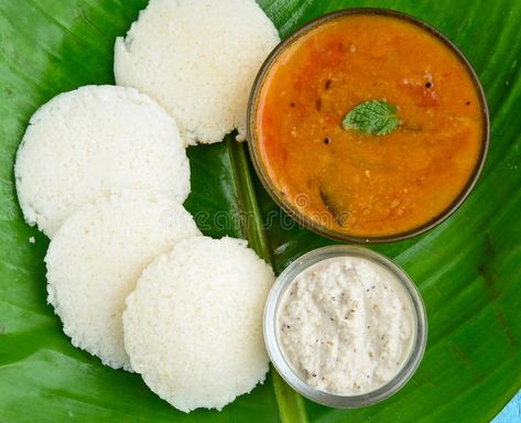 Idli Sambhar, Idli Chutney, Idli Sambar, South Indian Breakfast, Coconut Chutney, Catering Company, Indian Breakfast, South Indian Food, Banana Leaf