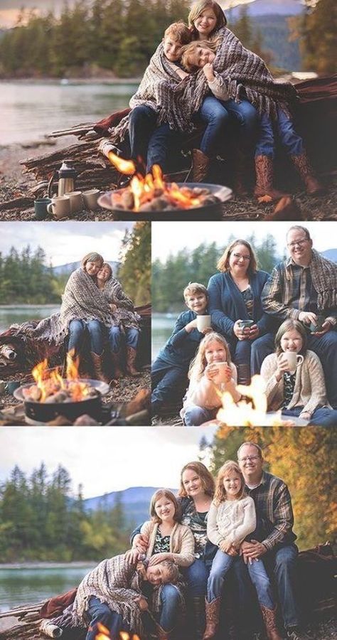 Bonfire Mini Session, Christmas Campfire Pictures, Campfire Family Pictures, Fall Family Campfire Photos, Family Photos Around Fire Pit, Campfire Mini Session, Bonfire Photoshoot Family, Fall Mini Family Sessions, Bonfire Family Photos