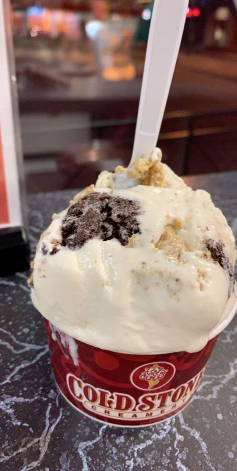 Cream Pictures, Cold Stone Ice Cream, Eggnog Ice Cream, Cookies And Ice Cream, Banana Pudding Cookies, Ice Cream Aesthetic, Ice Cream Pictures, Cold Stone, Fruit Chip