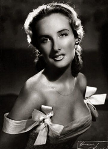 Mirtha Legrand Mirta Legrand, Iconic Movies, Latin American, Cultura Pop, Fashion History, Old Pictures, Golden Age, Old Hollywood, Retro Vintage