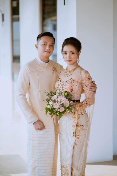 Myanmar Wedding Photography, Myanmar Traditional Wedding Dress Design, Wedding Photos Myanmar, Myanmar Wedding Photos Poses, Wedding Dresses Myanmar, မင်္ဂလာဆောင် Photo, Myanmar Pre Wedding Photo, Myanmar Wedding Dress Photo, Myanmar Weeding Couple