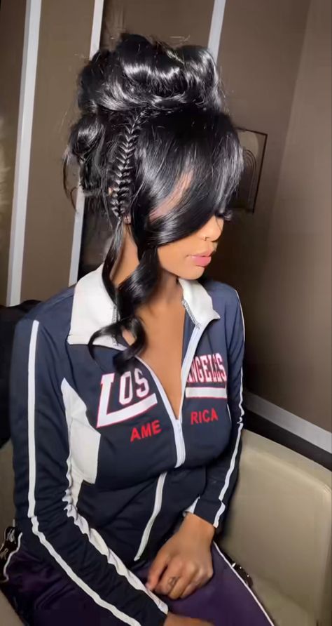 Frontal Wig Bun Hairstyles, Pin Up Frontal Wig, Up Do Frontal Hairstyles Ponytail, Half Up Half Down Pin Up Hairstyles, Quick Weave Pin Up Hairstyles, Sew In Bun, Frontal With Fishtail Braid, Frontal Pin Up Styles, Half Up Half Down With Fishtail Braid