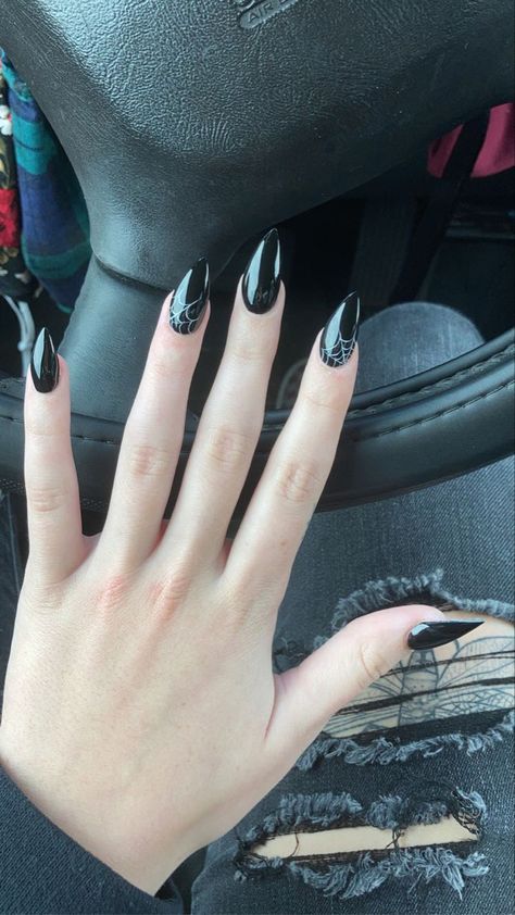 Goth Nails Spider Web, Black Spider Web Nails Acrylic, Halloween Nails Black With Spider Web, Black Nail Inspo Halloween, All Black Nails With Spider Web, Spider Web Black Nails, Black Acrylic Nails With Spider Web, Black Grunge Nails Acrylic, Black Almond Nails Spiderweb