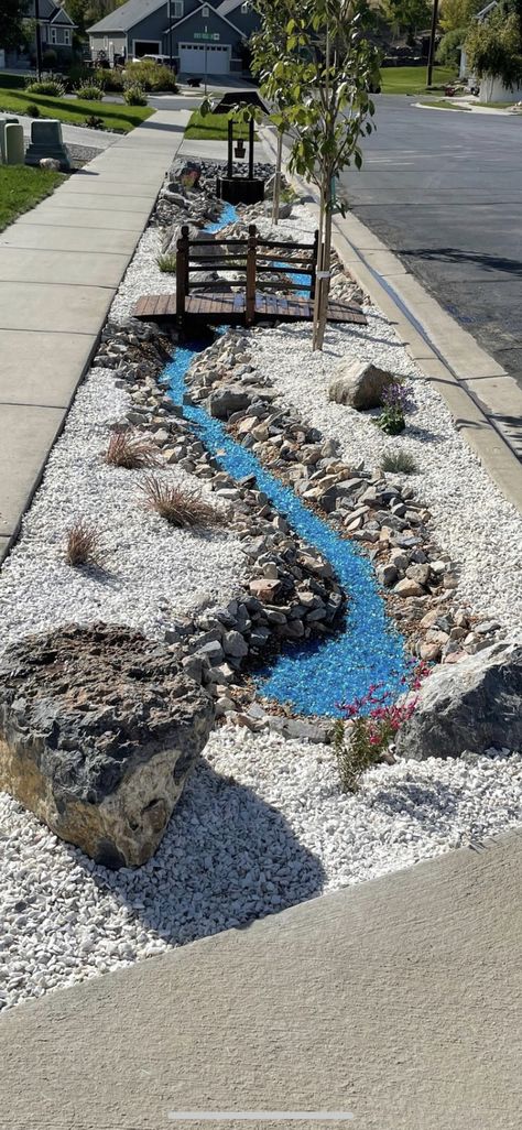 Landscape Ideas Rocks Low Maintenance, Rock Side Yard Ideas, Rock And Sand Landscaping, Landscape Ideas With Big Rocks, No Water Landscaping Front Yards, Front Yard Bridge Landscaping Ideas, Water Saving Front Yard Landscaping, Small River Rock Landscaping, Simple Rock Garden Ideas