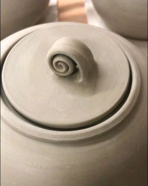 Mukesh Kumar on Instagram: "Ceramic art by @hannaluehl #teapot #making #teapotlovers #woodenhandle" Pottery Lids, Ceramic Handles, Hand Built Pottery, Ceramic Ideas, Pottery Techniques, Jar Lids, Ceramic Clay, Hand Built, Wooden Handles