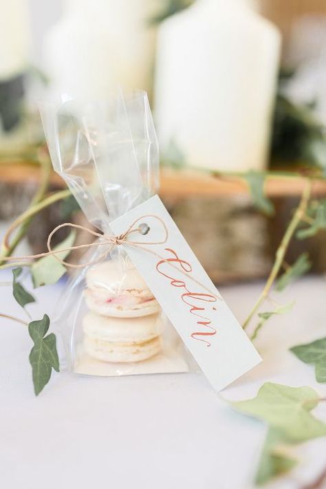 Ale & Andy | Relaxed Merriscourt Wedding » Fine Art Photography by Jessica Davies Macaroon Wedding Favors, Calligraphy Wedding Stationery, Bridal Shower Favors Cheap, Jessica Davies, Wedding Macarons, Favour Ideas, Wedding Favors And Gifts, Elegant Wedding Favors, Quince Ideas