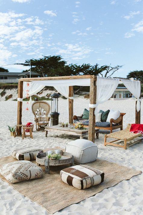 55 Unique Engagement Party Ideas to Kick Off Your Wedding Journey | Brides Unique Engagement Party Ideas, Unique Engagement Party, Engagement Party Ideas, Outdoor Seating Area, Deco Nature, Beach Lounge, Beach Cafe, Engagement Party Decorations, Outdoor Decor Backyard