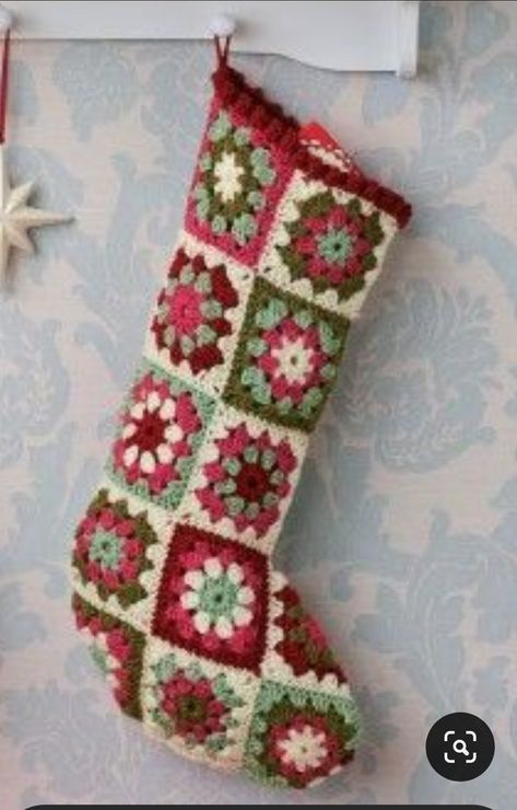 Granny Square Hexagon Christmas Stocking, Granny Square Stocking Crochet, Crochet Stocking Granny Square, Xmas Granny Square Crochet, Granny Square Stocking Pattern, Crochet Stockings Christmas, Christmas Crochet Stocking, Granny Square Christmas Stocking, Crochet Stocking Pattern Free