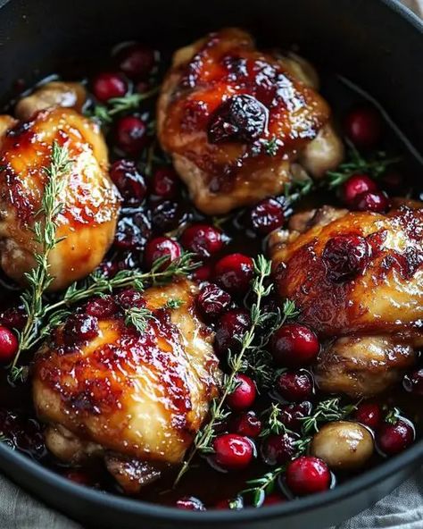 Sweet and Savory Cranberry Glazed Chicken Glazed Chicken Thighs, Dark Ombre Hair, Thyme Chicken, Pan Fried Chicken, Frozen Cranberries, Glazed Chicken, Chicken Food, Food Photography Tips, Fresh Cranberries